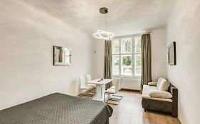 Cozy And Classy Apartment In The Old Town