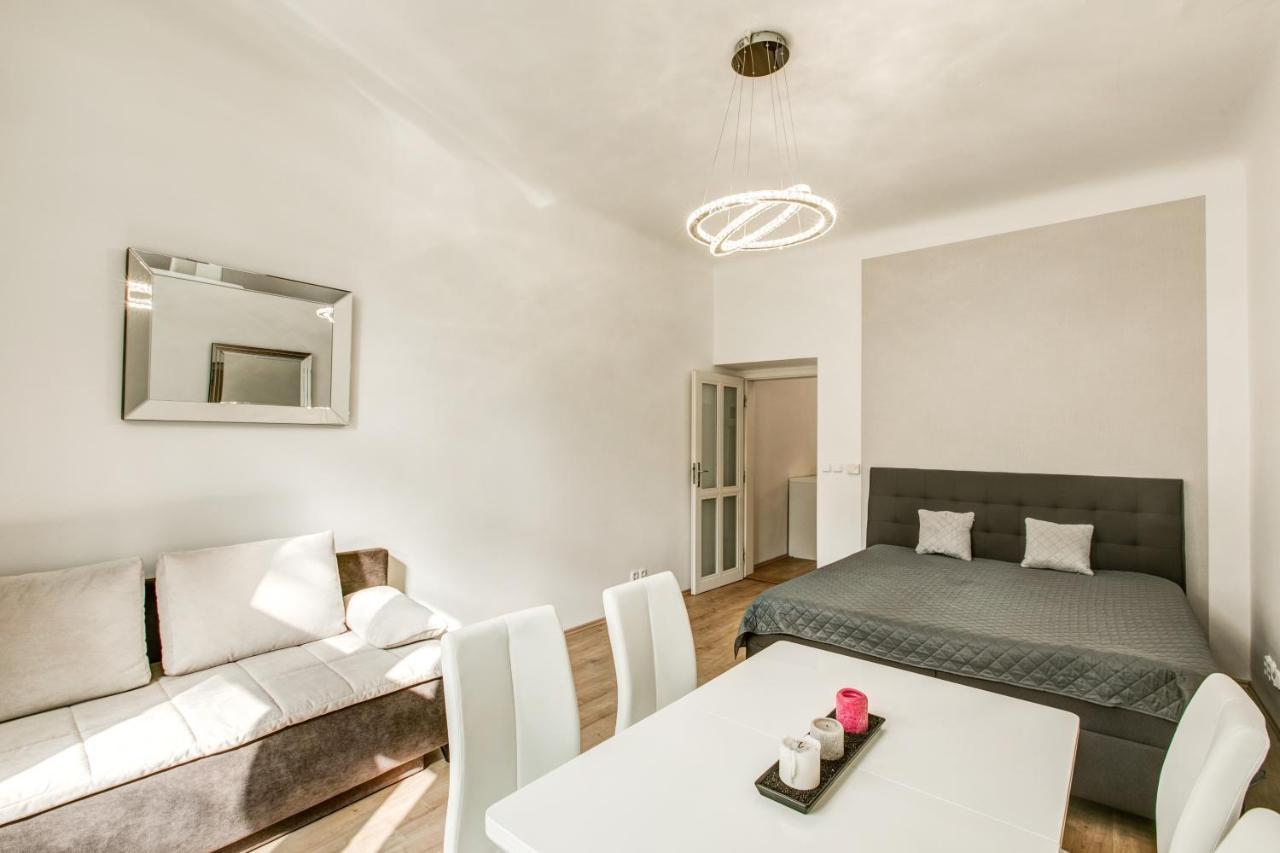 Cozy And Classy Apartment In The Old Town Praga Exterior foto
